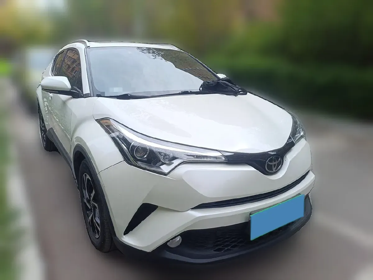 2018 Toyota C-HR 2.0L 171HP L4 CVT,autocango,china used car exporter,china ev exporter,chinese used car exporter,chinese used ev exporter