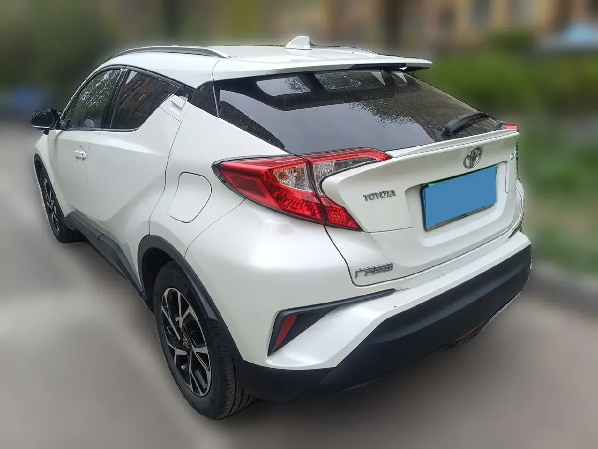 2018 Toyota C-HR 2.0L 171HP L4 CVT,autocango,china used car exporter,china ev exporter,chinese used car exporter,chinese used ev exporter