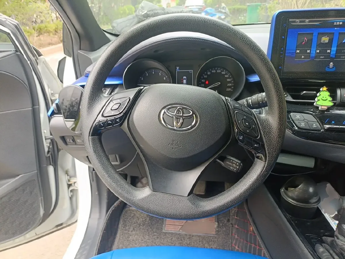 2018 Toyota C-HR 2.0L 171HP L4 CVT,autocango,china used car exporter,china ev exporter,chinese used car exporter,chinese used ev exporter