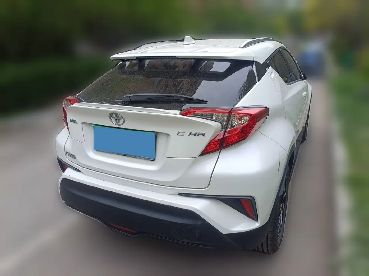 2018 Toyota C-HR 2.0L 171HP L4 CVT,autocango,china used car exporter,china ev exporter,chinese used car exporter,chinese used ev exporter