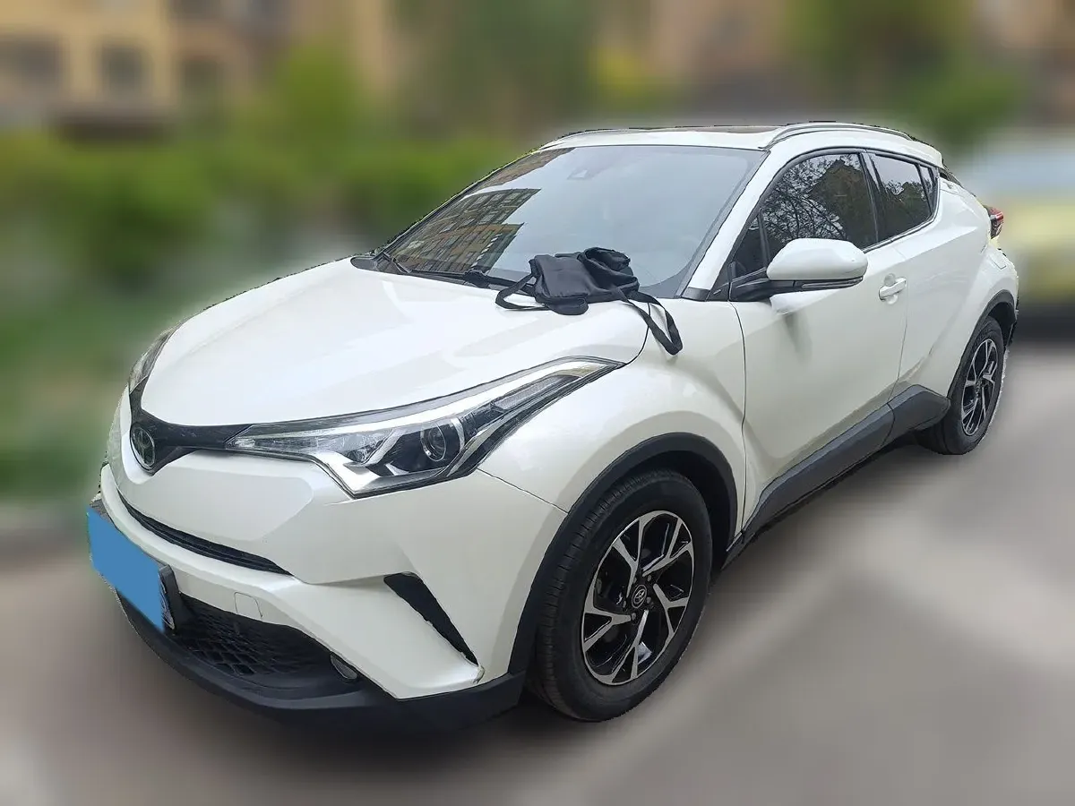 2018 Toyota C-HR 2.0L 171HP L4 CVT,autocango,china used car exporter,china ev exporter,chinese used car exporter,chinese used ev exporter