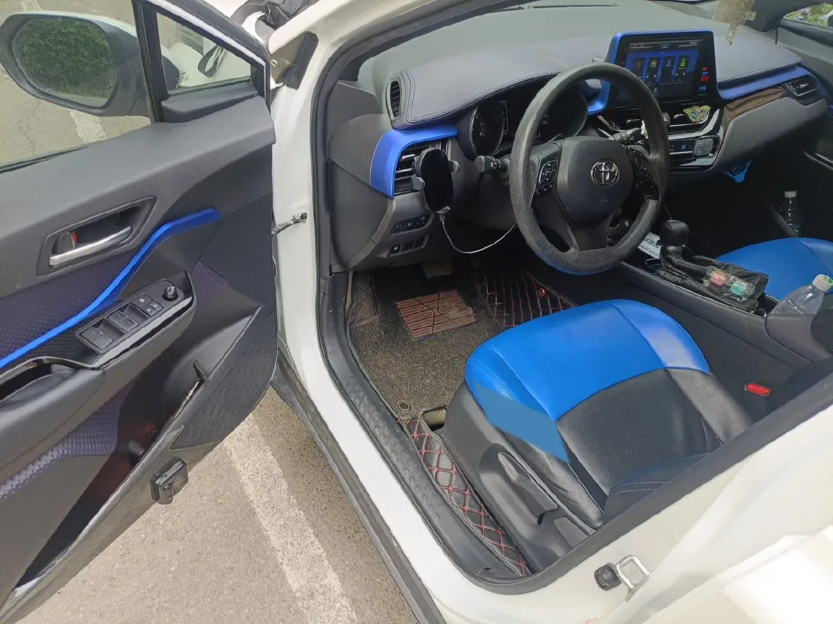 2018 Toyota C-HR 2.0L 171HP L4 CVT,autocango,china used car exporter,china ev exporter,chinese used car exporter,chinese used ev exporter