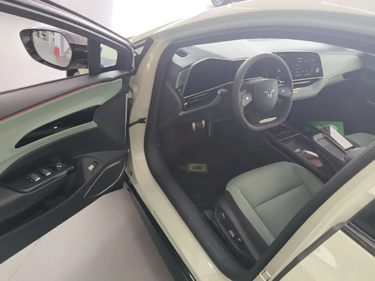 2025 HongQi EH7 BEV,autocango,china used car exporter,china ev exporter,chinese used car exporter,chinese used ev exporter