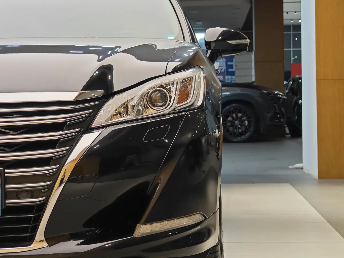 2015 Toyota Crown 2.0T 235HP L4 8AT,autocango,china used car exporter,china ev exporter,chinese used car exporter,chinese used ev exporter