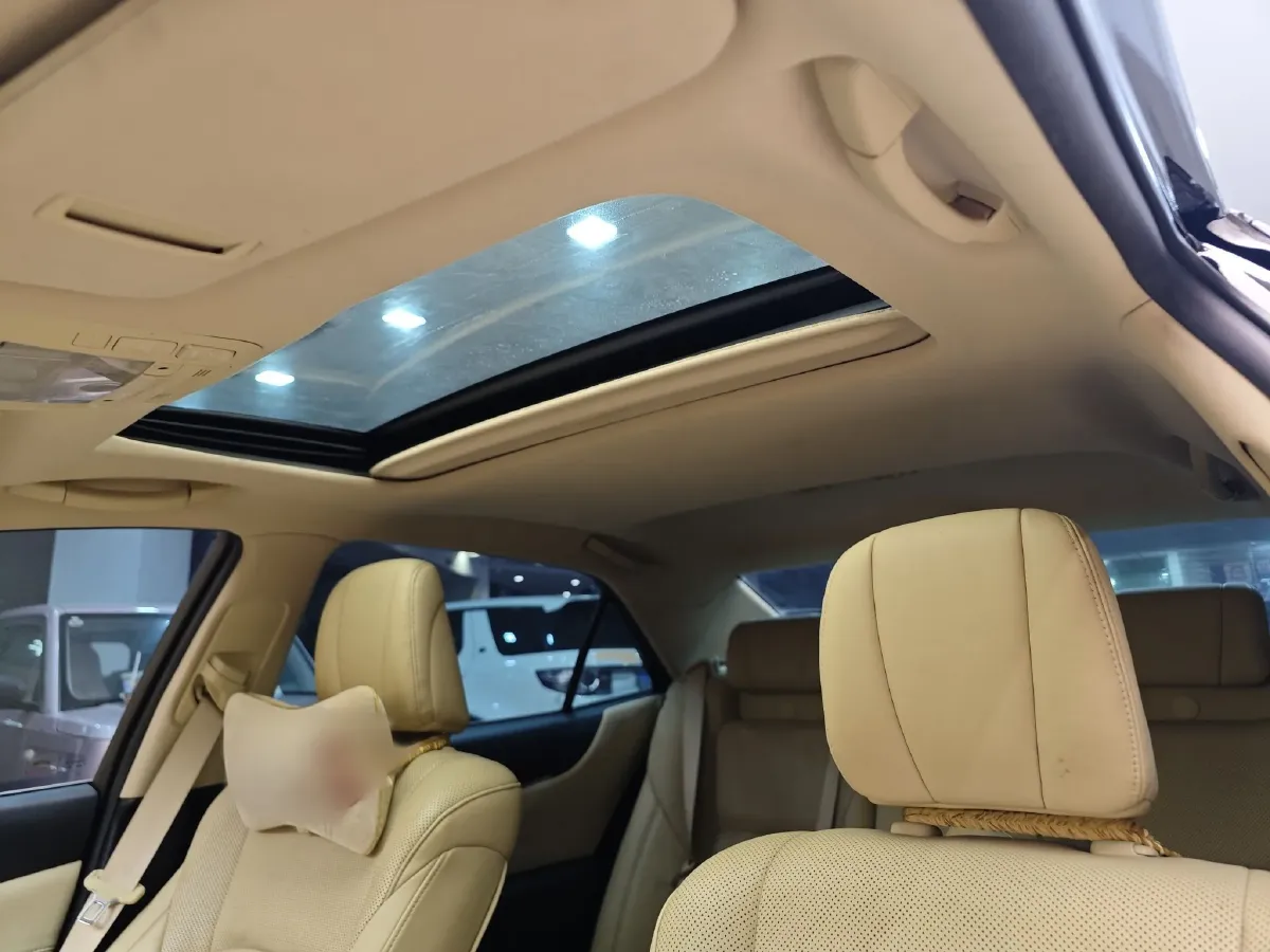 2015 Toyota Crown 2.0T 235HP L4 8AT,autocango,china used car exporter,china ev exporter,chinese used car exporter,chinese used ev exporter