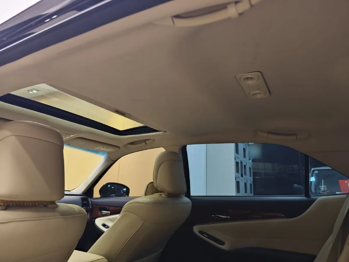 2015 Toyota Crown 2.0T 235HP L4 8AT,autocango,china used car exporter,china ev exporter,chinese used car exporter,chinese used ev exporter