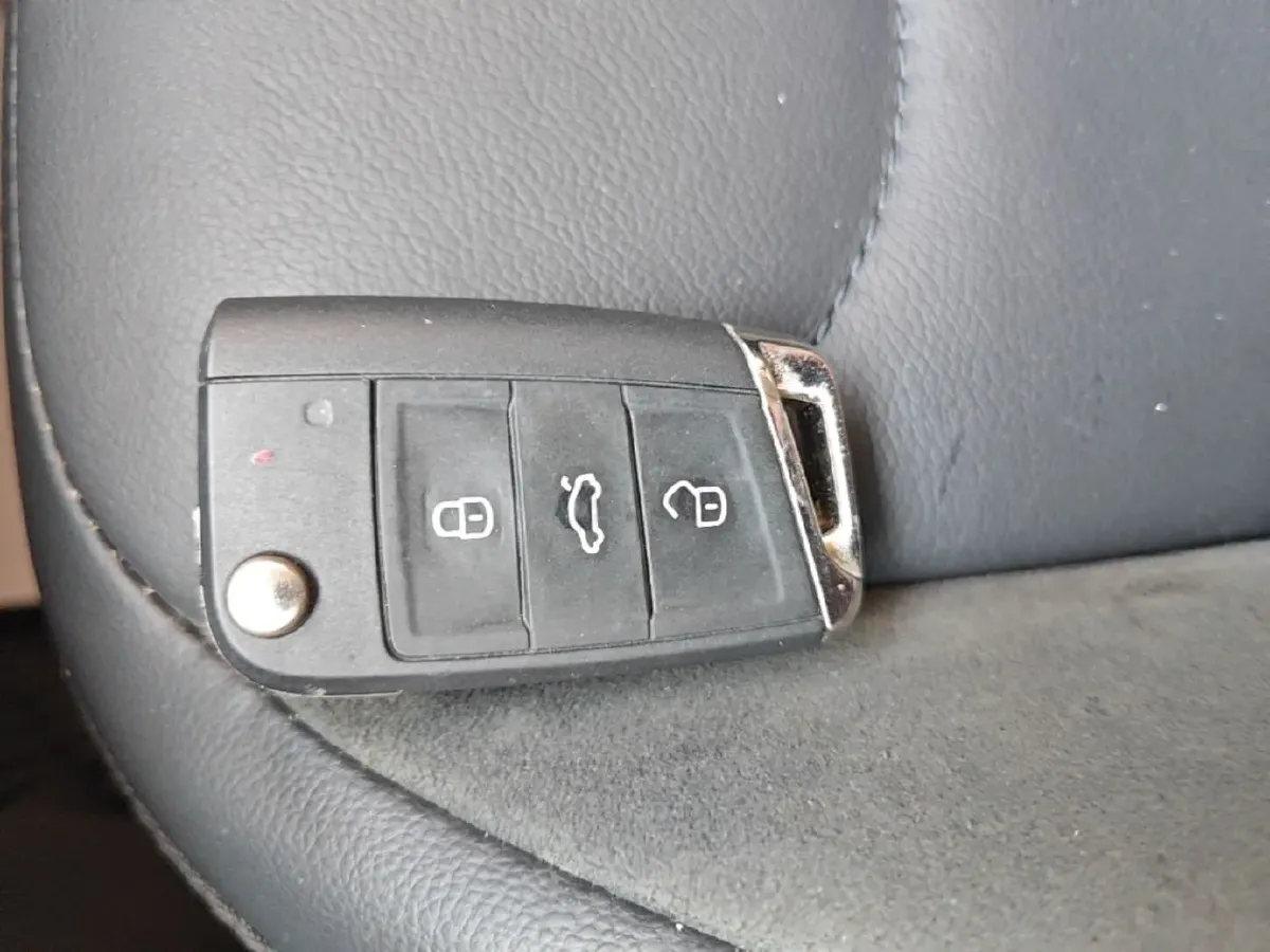 2021 Ford New Era Transit 2.2T 140HP L4 6AMT,autocango,china used car exporter,china ev exporter,chinese used car exporter,chinese used ev exporter