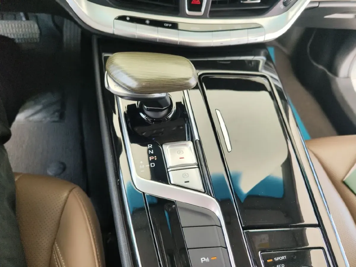 2020 Geely Emgrand GT 1.5T 180HP L3 7DCT,autocango,china used car exporter,china ev exporter,chinese used car exporter,chinese used ev exporter