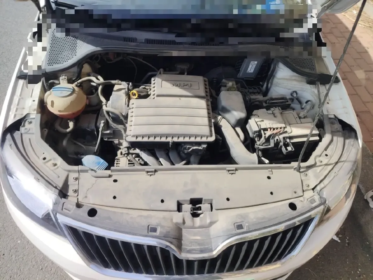 2014 Skoda Rapid Spaceback 1.6L 110HP L4 6AT,autocango,china used car exporter,china ev exporter,chinese used car exporter,chinese used ev exporter