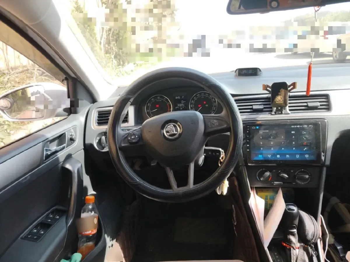 2014 Skoda Rapid Spaceback 1.6L 110HP L4 6AT,autocango,china used car exporter,china ev exporter,chinese used car exporter,chinese used ev exporter