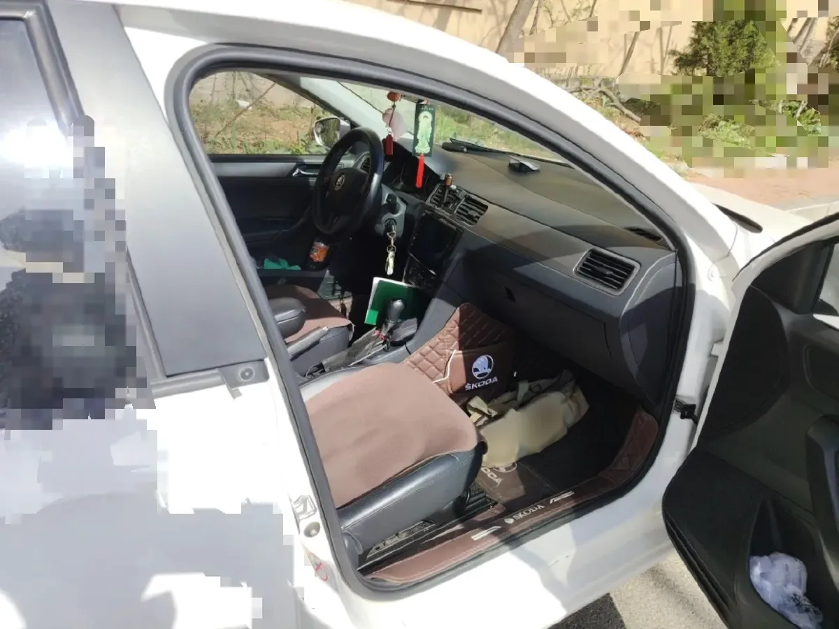 2014 Skoda Rapid Spaceback 1.6L 110HP L4 6AT,autocango,china used car exporter,china ev exporter,chinese used car exporter,chinese used ev exporter