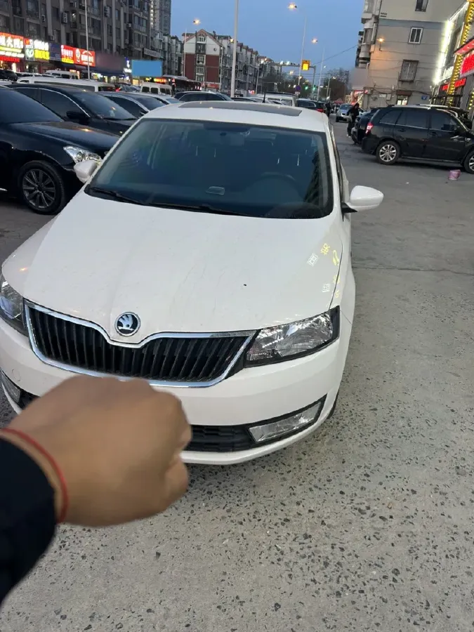 2014 Skoda Rapid Spaceback 1.6L 110HP L4 6AT,autocango,china used car exporter,china ev exporter,chinese used car exporter,chinese used ev exporter