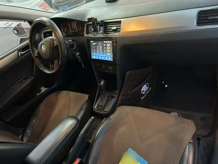2014 Skoda Rapid Spaceback 1.6L 110HP L4 6AT,autocango,china used car exporter,china ev exporter,chinese used car exporter,chinese used ev exporter