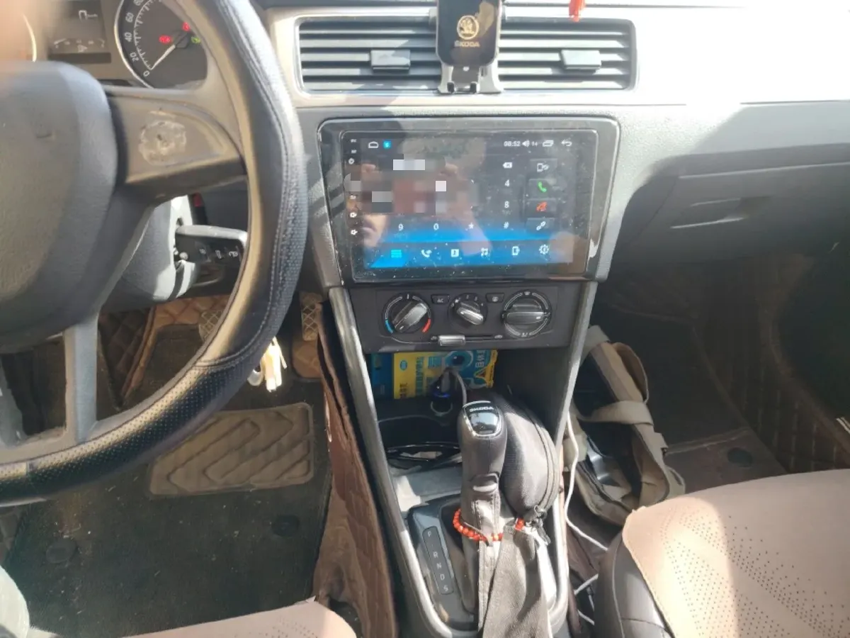 2014 Skoda Rapid Spaceback 1.6L 110HP L4 6AT,autocango,china used car exporter,china ev exporter,chinese used car exporter,chinese used ev exporter