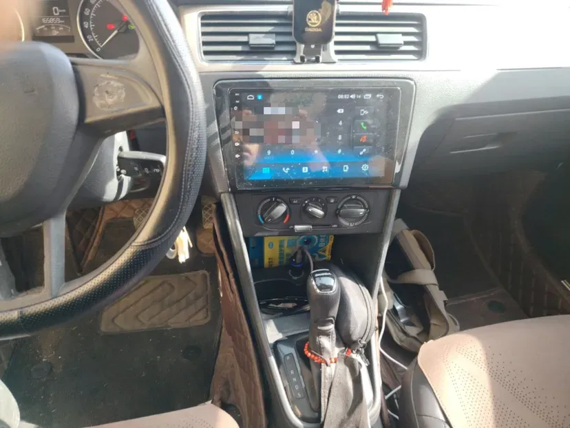 2014 Skoda Rapid Spaceback 1.6L 110HP L4 6AT,autocango,china used car exporter,china ev exporter,chinese used car exporter,chinese used ev exporter