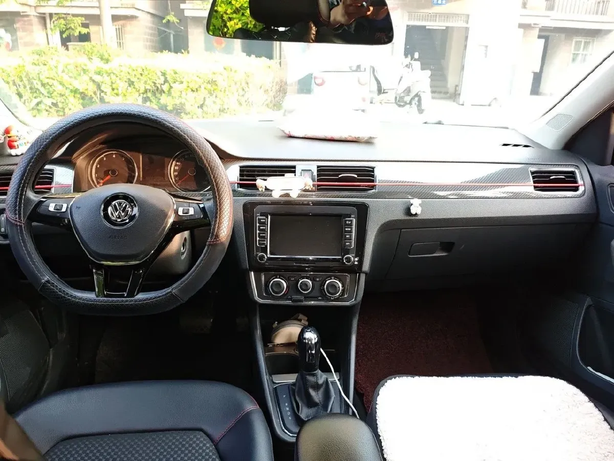 2017 Volkswagen Santana 1.6L 110HP L4 6AT,autocango,china used car exporter,china ev exporter,chinese used car exporter,chinese used ev exporter