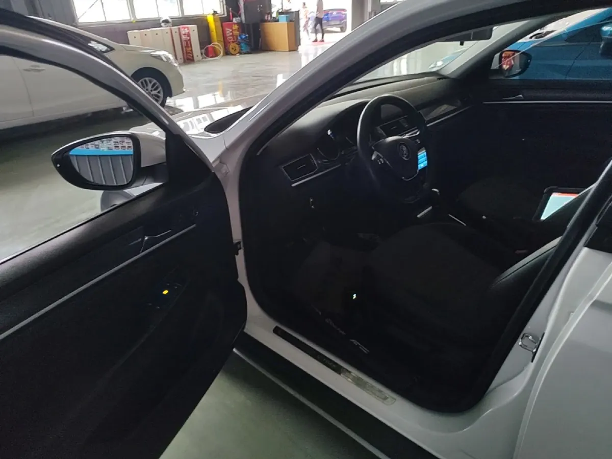 2018 Hyundai Elantra 1.4T 130HP L4 7DCT,autocango,china used car exporter,china ev exporter,chinese used car exporter,chinese used ev exporter