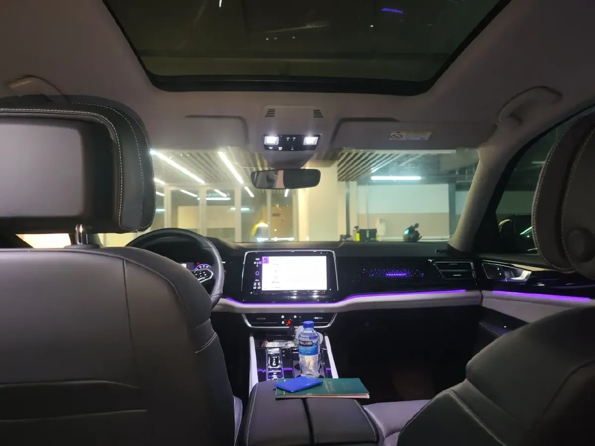 2024 Volkswagen Teramont 2.0T 220HP L4 7DCT,autocango,china used car exporter,china ev exporter,chinese used car exporter,chinese used ev exporter