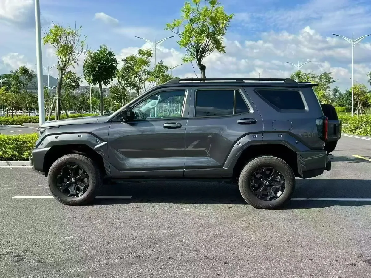 2024 Tank 400 2.0T 252HP L4 9AT PHEV 36.7/37.1KWH,autocango,china used car exporter,china ev exporter,chinese used car exporter,chinese used ev exporter