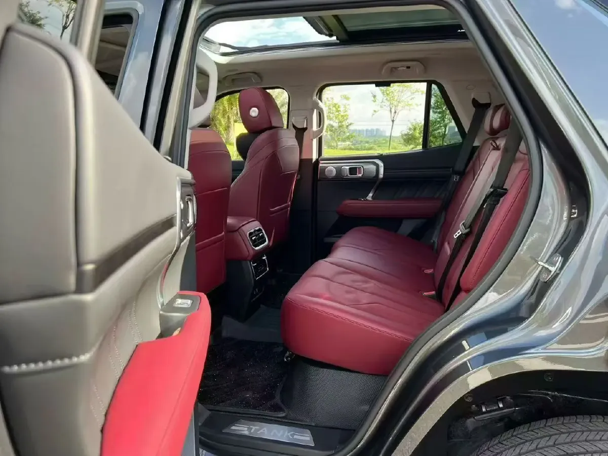 2024 Tank 400 2.0T 252HP L4 9AT PHEV 36.7/37.1KWH,autocango,china used car exporter,china ev exporter,chinese used car exporter,chinese used ev exporter