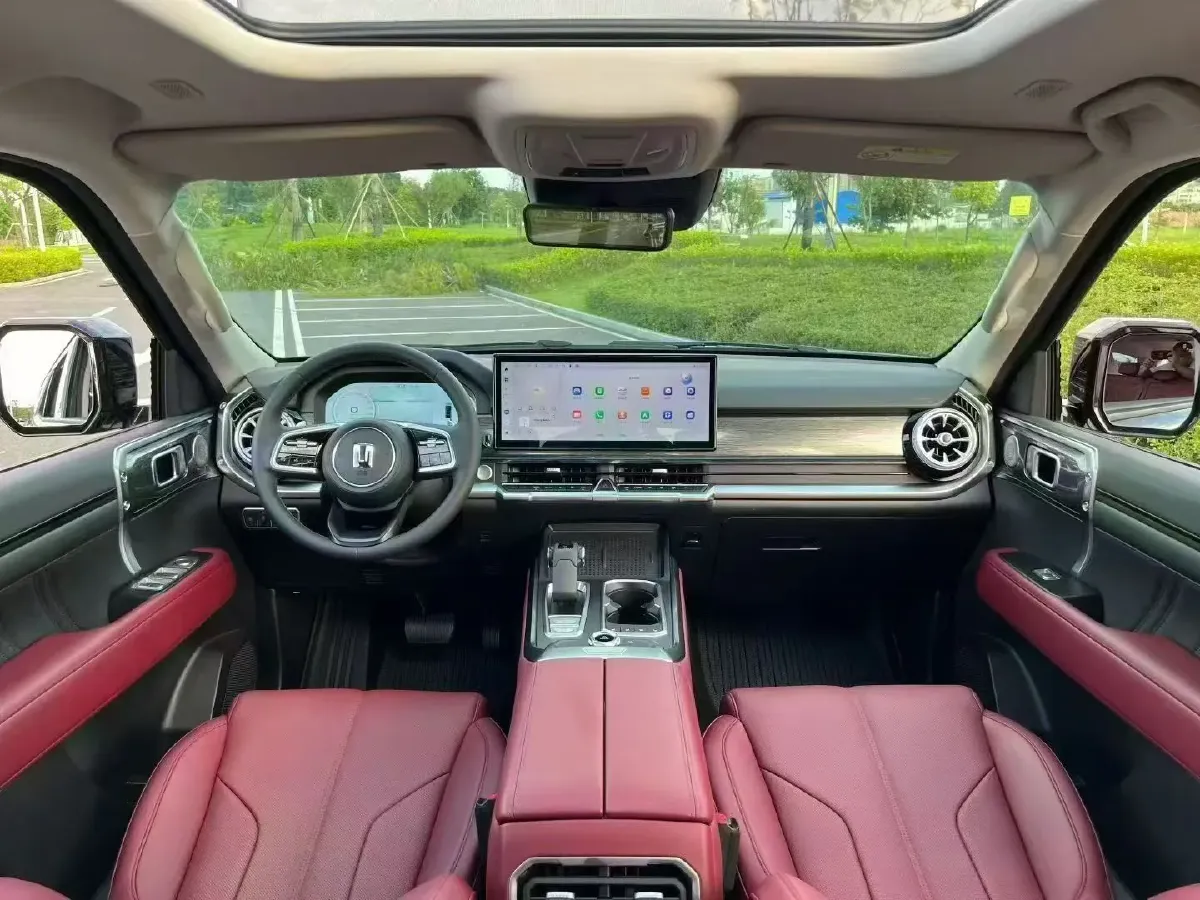 2024 Tank 400 2.0T 252HP L4 9AT PHEV 36.7/37.1KWH,autocango,china used car exporter,china ev exporter,chinese used car exporter,chinese used ev exporter