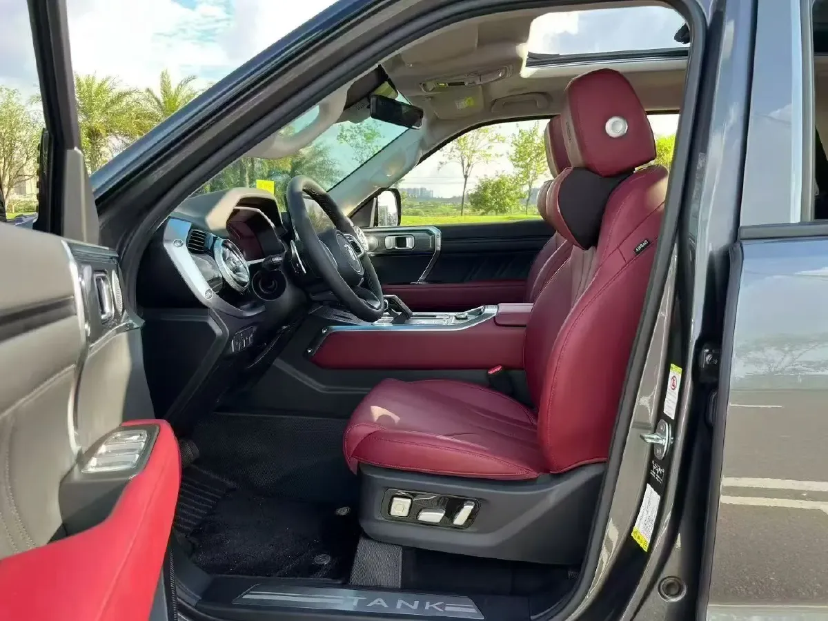 2024 Tank 400 2.0T 252HP L4 9AT PHEV 36.7/37.1KWH,autocango,china used car exporter,china ev exporter,chinese used car exporter,chinese used ev exporter