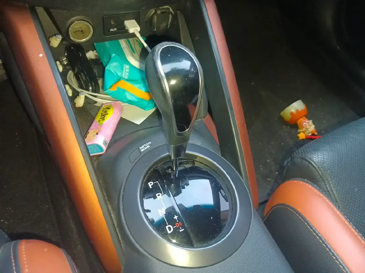 2015 Hyundai Veloster 1.6T 204HP L4 7DCT,autocango,china used car exporter,china ev exporter,chinese used car exporter,chinese used ev exporter