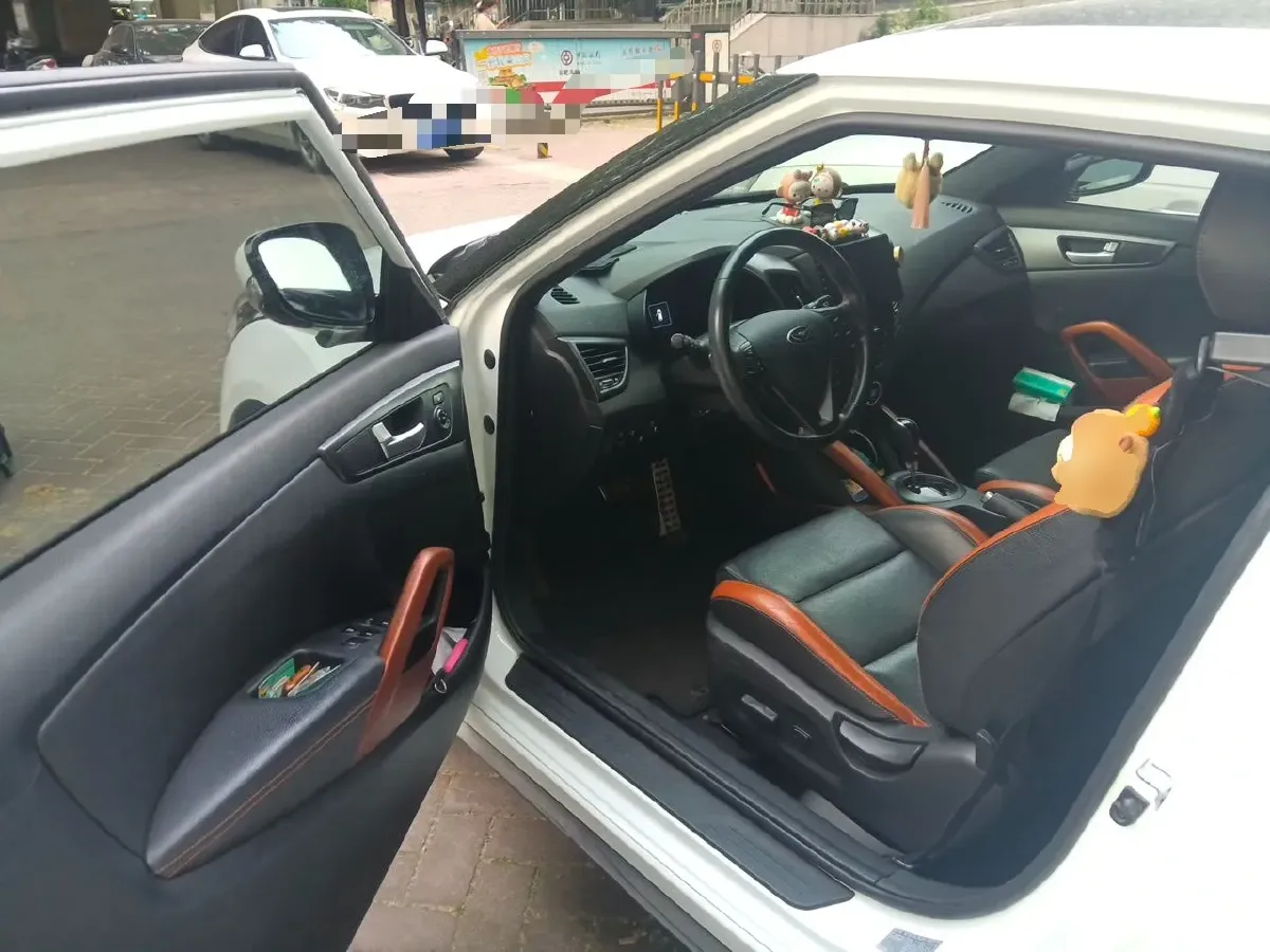 2015 Hyundai Veloster 1.6T 204HP L4 7DCT,autocango,china used car exporter,china ev exporter,chinese used car exporter,chinese used ev exporter