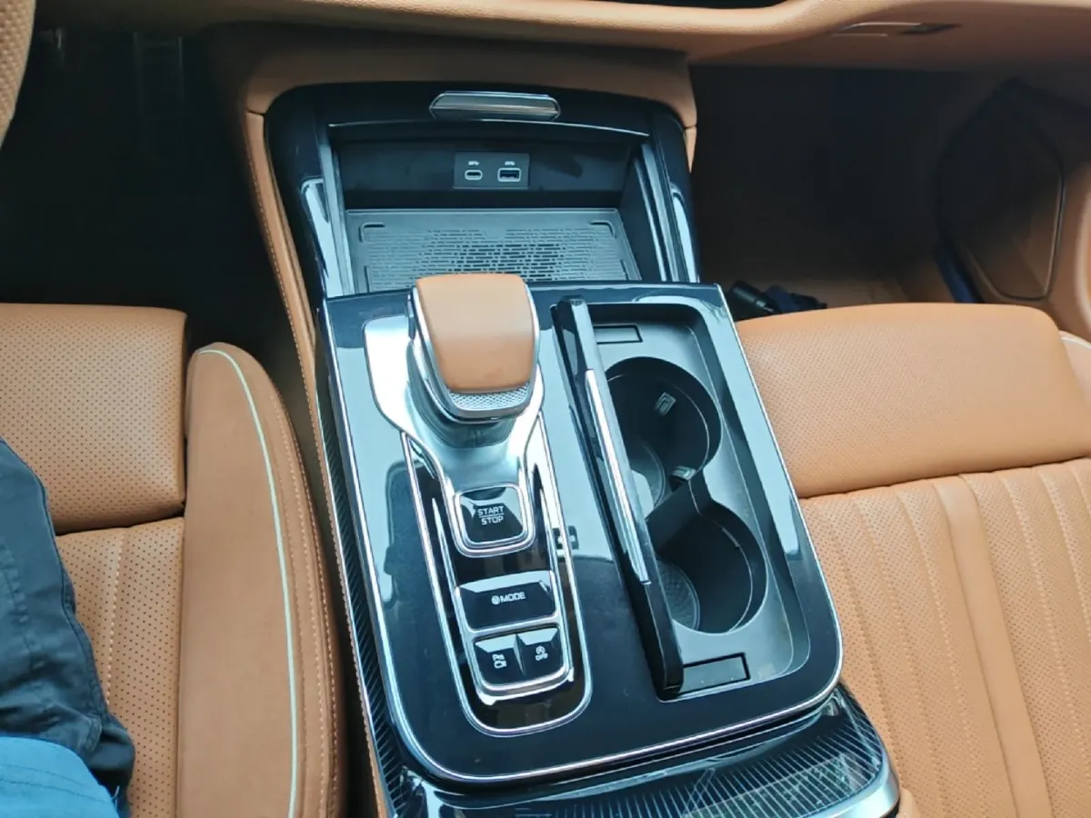 2024 Volkswagen Teramont 2.5T 299HP V6 7DCT,autocango,china used car exporter,china ev exporter,chinese used car exporter,chinese used ev exporter