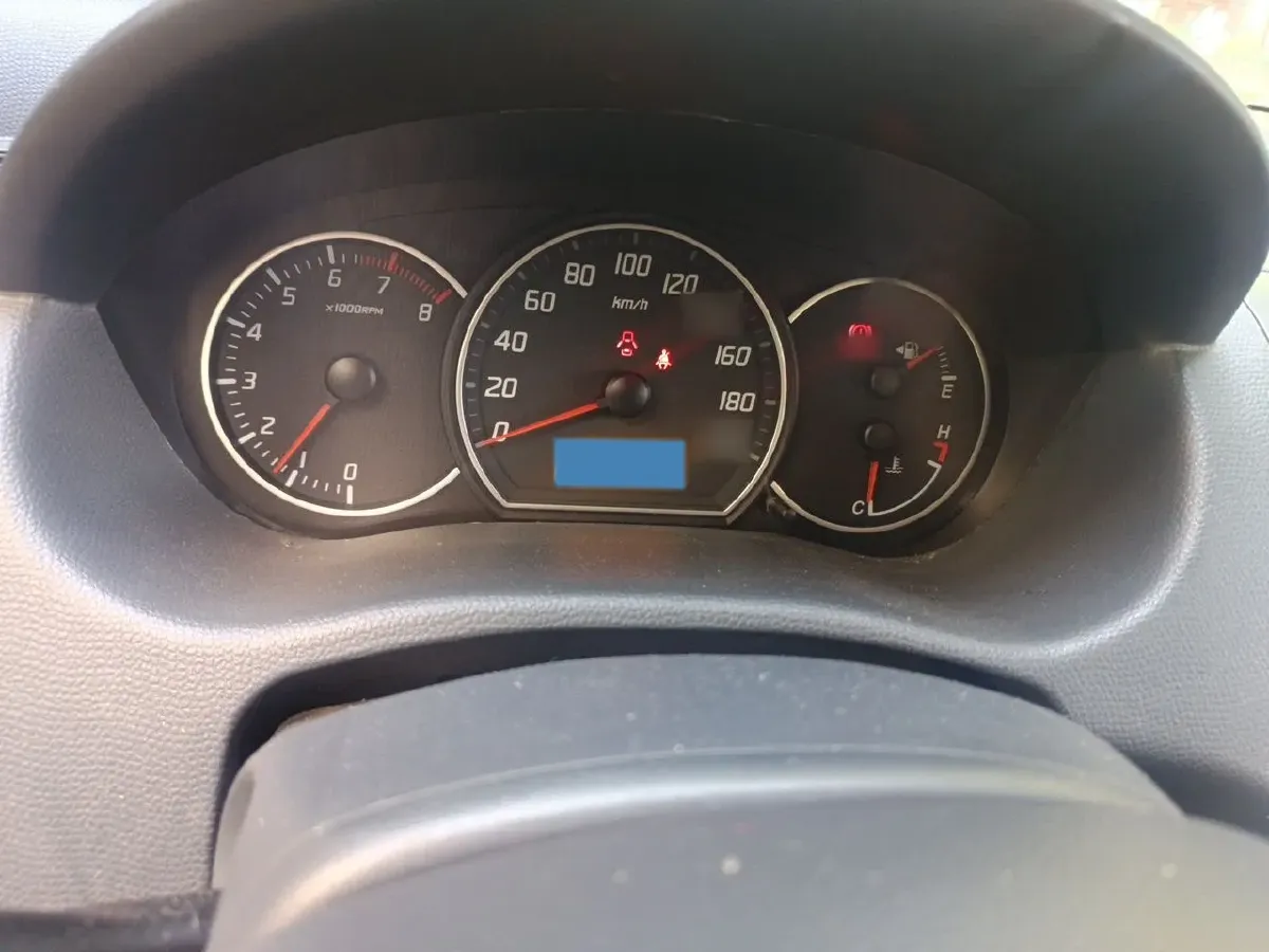 2013 Suzuki Swift 1.5L 103HP L4 5MT,autocango,china used car exporter,china ev exporter,chinese used car exporter,chinese used ev exporter