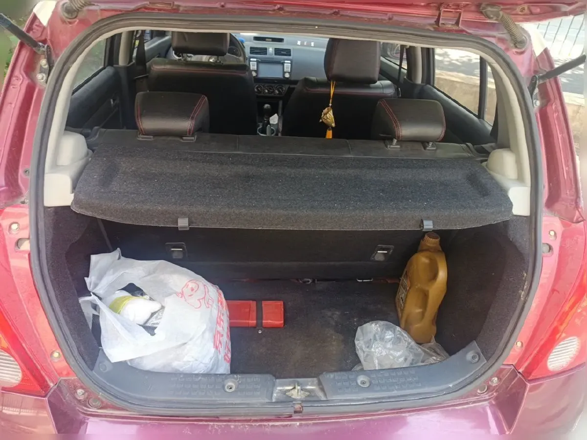 2013 Suzuki Swift 1.5L 103HP L4 5MT,autocango,china used car exporter,china ev exporter,chinese used car exporter,chinese used ev exporter