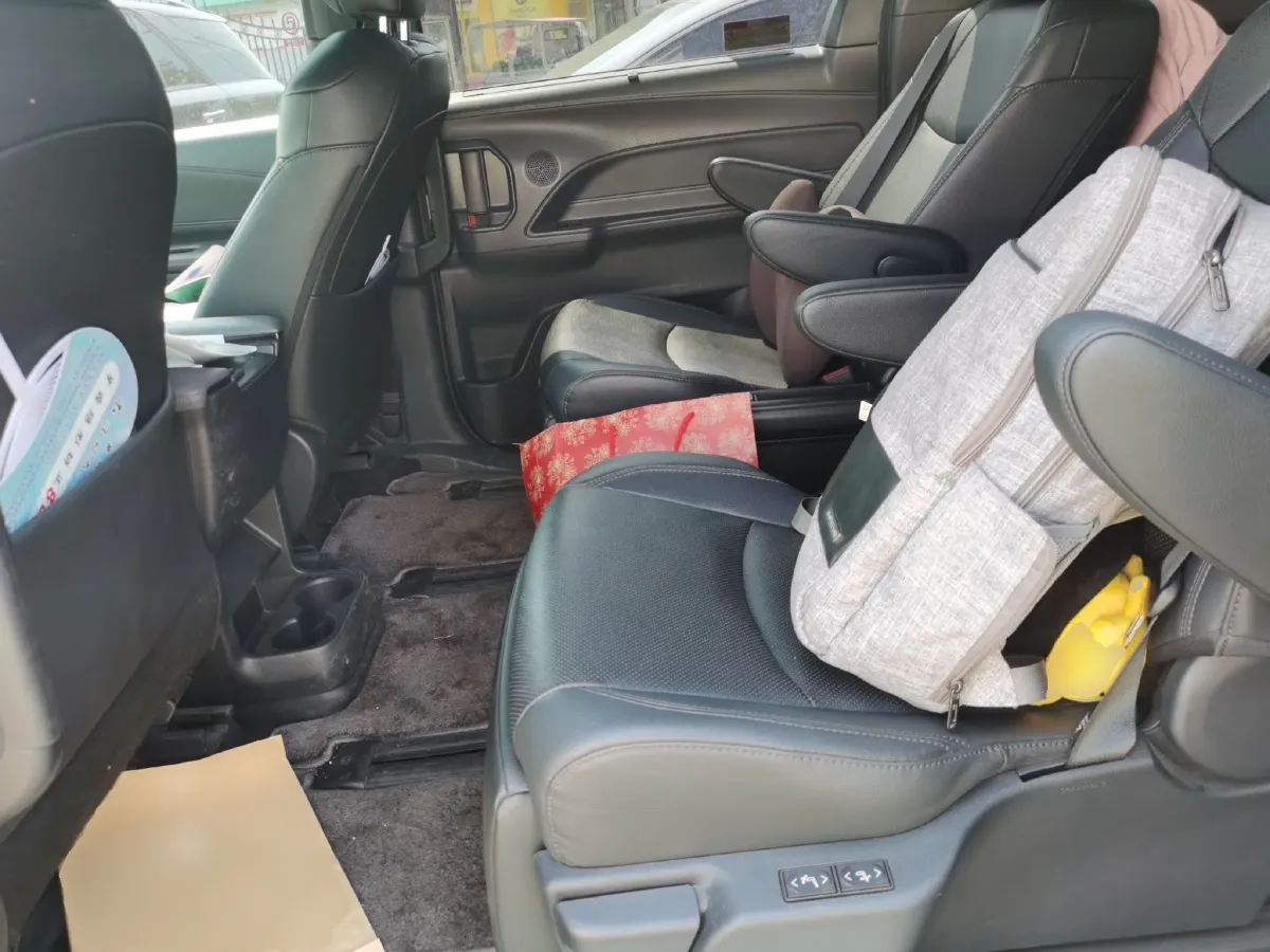 2024 Toyota Sienna 2.5L 189HP L4 E-CVT Hybrid,autocango,china used car exporter,china ev exporter,chinese used car exporter,chinese used ev exporter