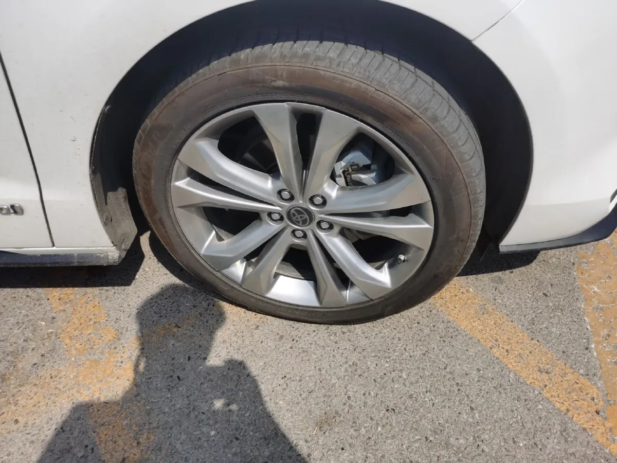 2024 Toyota Sienna 2.5L 189HP L4 E-CVT Hybrid,autocango,china used car exporter,china ev exporter,chinese used car exporter,chinese used ev exporter