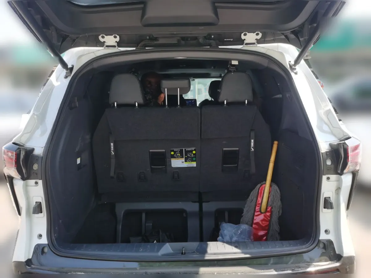 2024 Toyota Sienna 2.5L 189HP L4 E-CVT Hybrid,autocango,china used car exporter,china ev exporter,chinese used car exporter,chinese used ev exporter