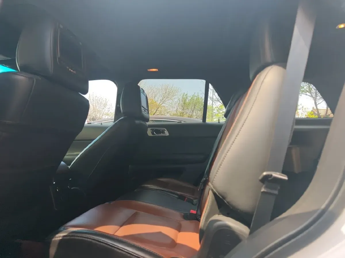2013 Ford Explorer 3.5L 291HP V6 6AT,autocango,china used car exporter,china ev exporter,chinese used car exporter,chinese used ev exporter