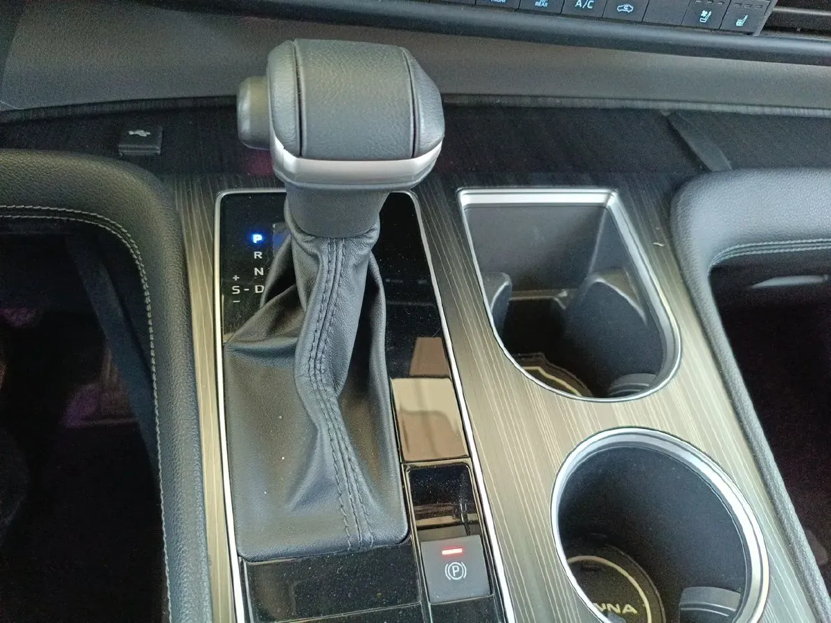 2021 Toyota Sienna 2.5L 192HP L4 E-CVT Hybrid,autocango,china used car exporter,china ev exporter,chinese used car exporter,chinese used ev exporter
