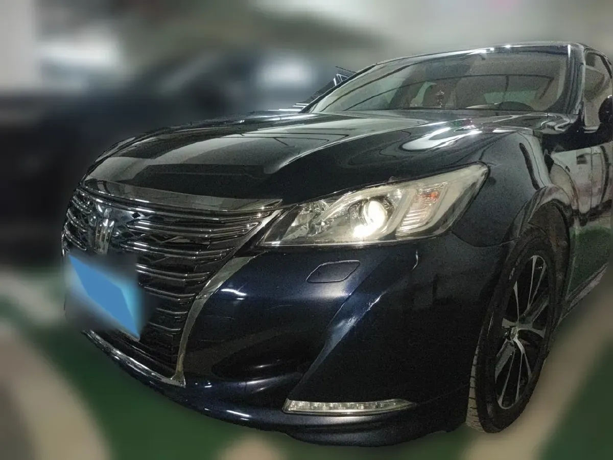 2017 Toyota Crown 2.0T 235HP L4 8AT,autocango,china used car exporter,china ev exporter,chinese used car exporter,chinese used ev exporter