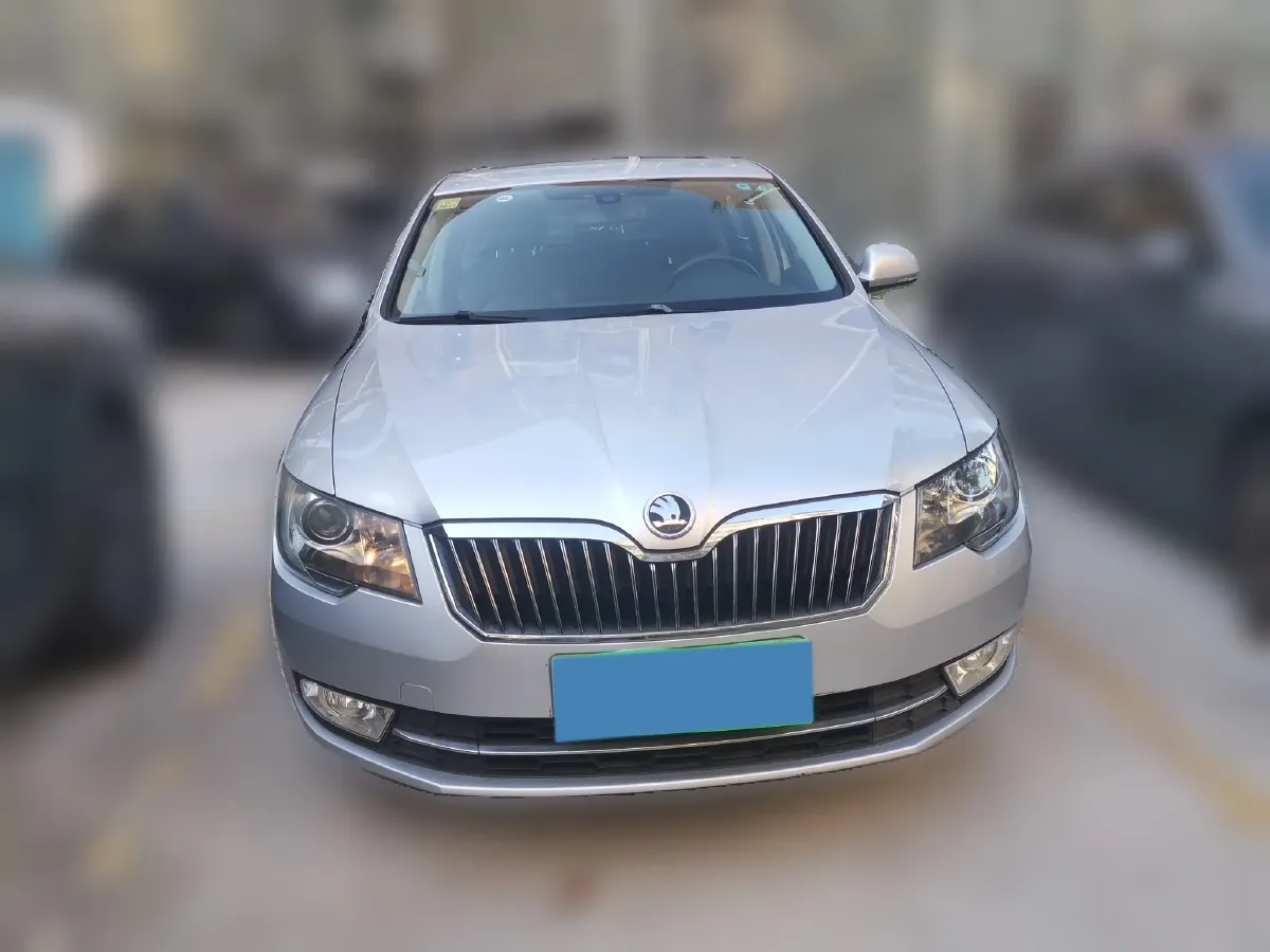 2013 Skoda Superb 1.4T 131HP L4 7DCT,autocango,china used car exporter,china ev exporter,chinese used car exporter,chinese used ev exporter
