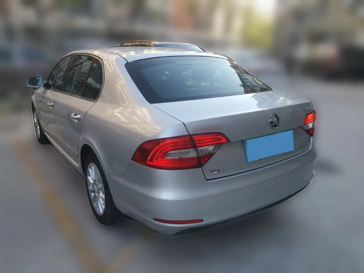 2013 Skoda Superb 1.4T 131HP L4 7DCT,autocango,china used car exporter,china ev exporter,chinese used car exporter,chinese used ev exporter