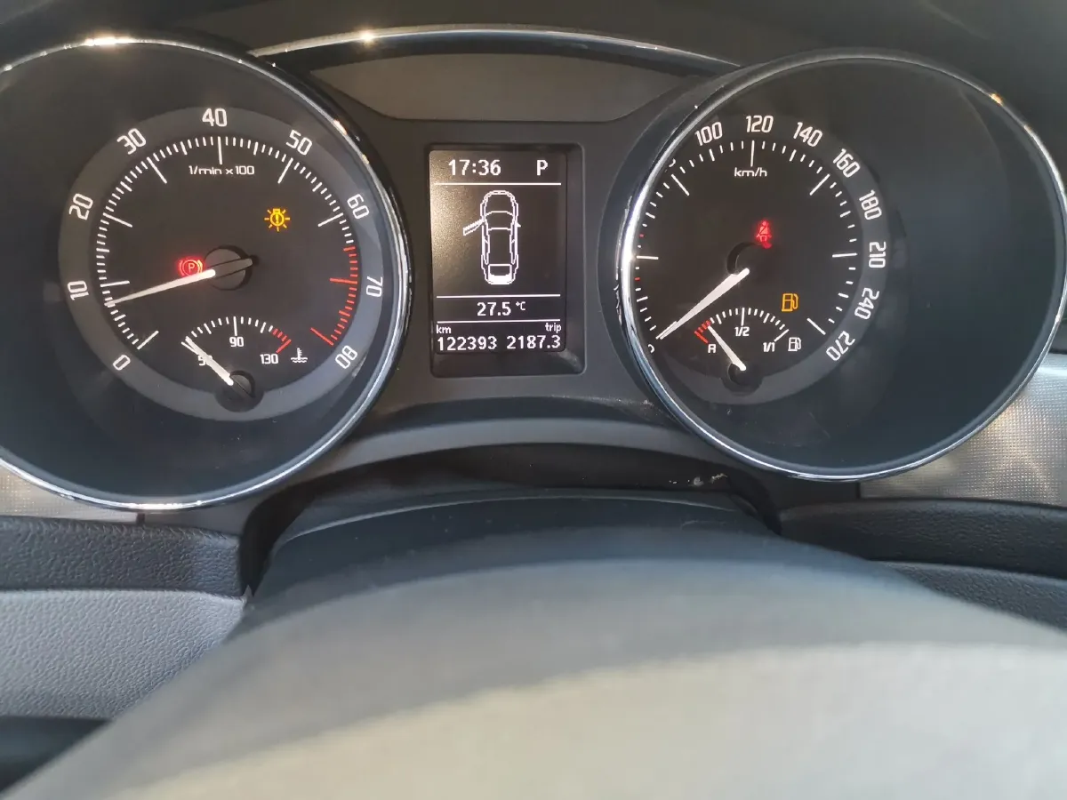 2013 Skoda Superb 1.4T 131HP L4 7DCT,autocango,china used car exporter,china ev exporter,chinese used car exporter,chinese used ev exporter