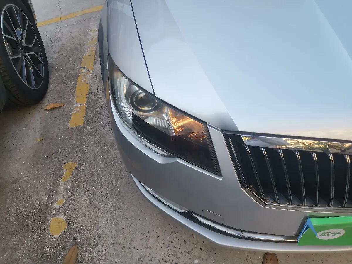 2013 Skoda Superb 1.4T 131HP L4 7DCT,autocango,china used car exporter,china ev exporter,chinese used car exporter,chinese used ev exporter