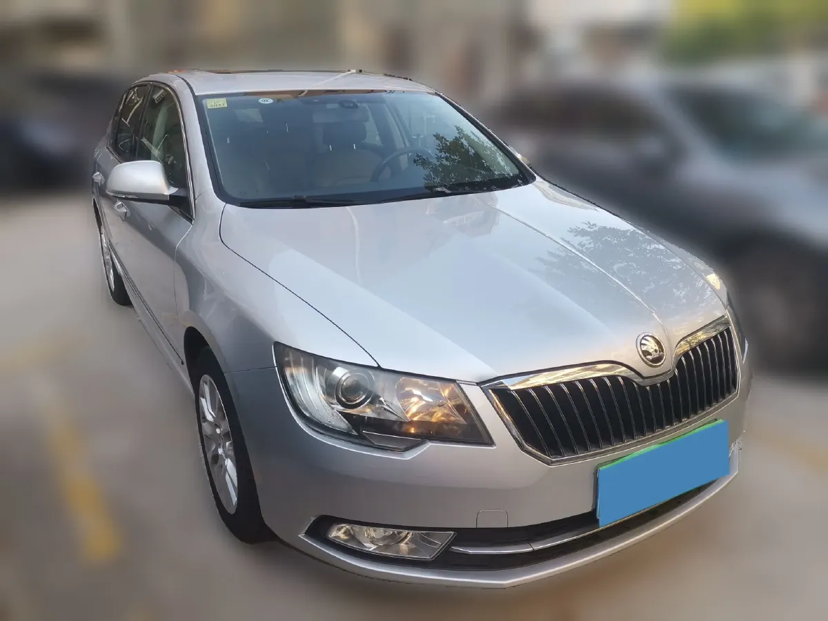 2013 Skoda Superb 1.4T 131HP L4 7DCT,autocango,china used car exporter,china ev exporter,chinese used car exporter,chinese used ev exporter