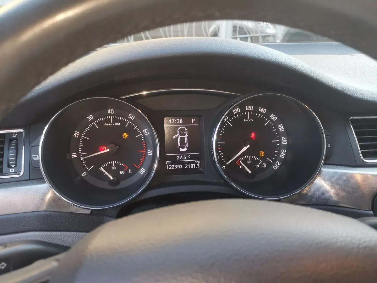 2013 Skoda Superb 1.4T 131HP L4 7DCT,autocango,china used car exporter,china ev exporter,chinese used car exporter,chinese used ev exporter