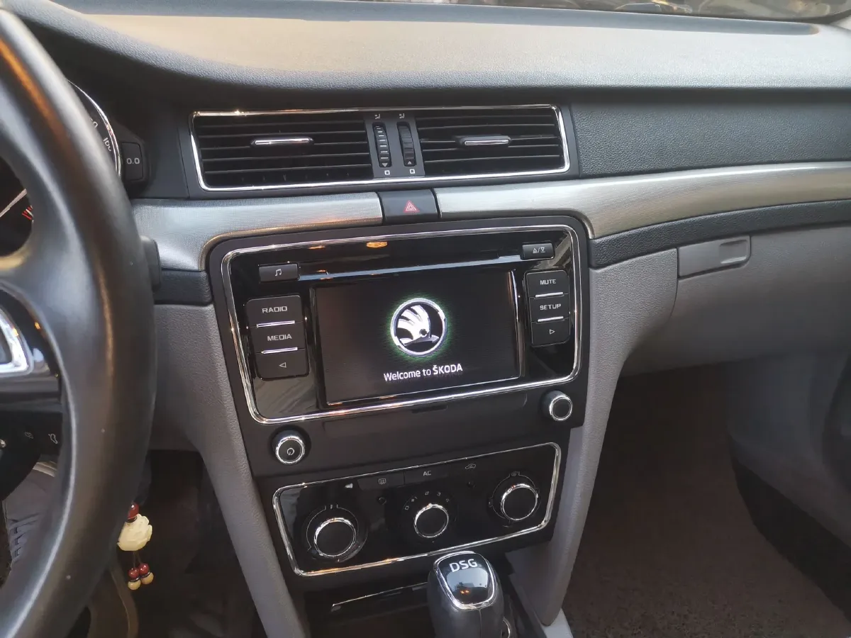 2013 Skoda Superb 1.4T 131HP L4 7DCT,autocango,china used car exporter,china ev exporter,chinese used car exporter,chinese used ev exporter