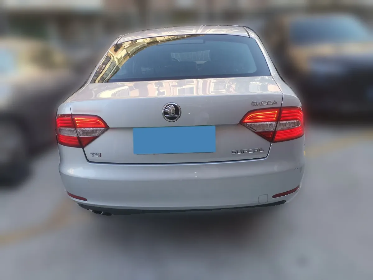2013 Skoda Superb 1.4T 131HP L4 7DCT,autocango,china used car exporter,china ev exporter,chinese used car exporter,chinese used ev exporter