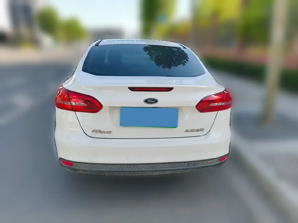 2017 Ford Focus 1.6L 125HP L4 5MT,autocango,china used car exporter,china ev exporter,chinese used car exporter,chinese used ev exporter