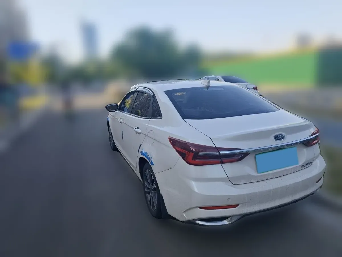 2021 Ford Escort 1.5L 122HP L3 6AT,autocango,china used car exporter,china ev exporter,chinese used car exporter,chinese used ev exporter