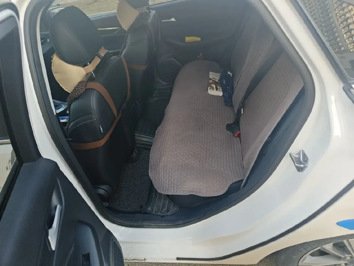 2021 Ford Escort 1.5L 122HP L3 6AT,autocango,china used car exporter,china ev exporter,chinese used car exporter,chinese used ev exporter
