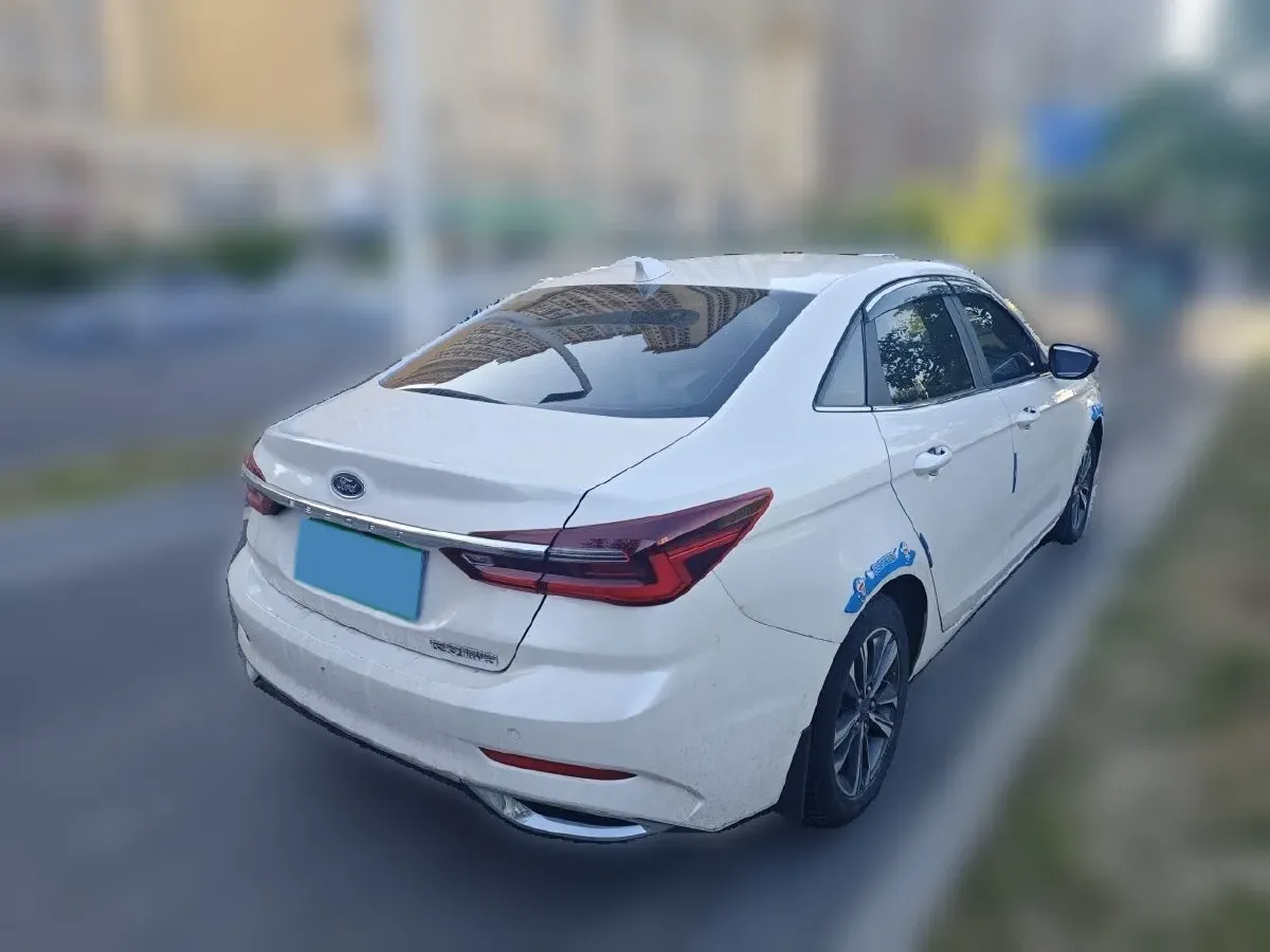 2021 Ford Escort 1.5L 122HP L3 6AT,autocango,china used car exporter,china ev exporter,chinese used car exporter,chinese used ev exporter
