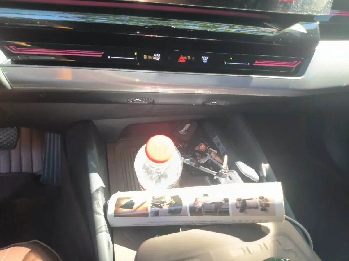 2024 HongQi HQ9 2.0T 252HP L4 8AT,autocango,china used car exporter,china ev exporter,chinese used car exporter,chinese used ev exporter